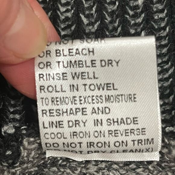 Papillon Embellished Gray Cardigan Faux Fur Collar M - Picture 8 of 8